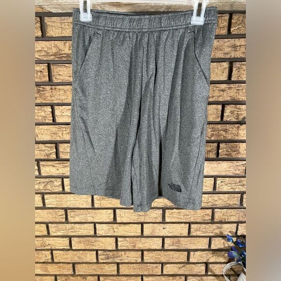 The north face grey sweat shorts‎ - Picture 1 of 6